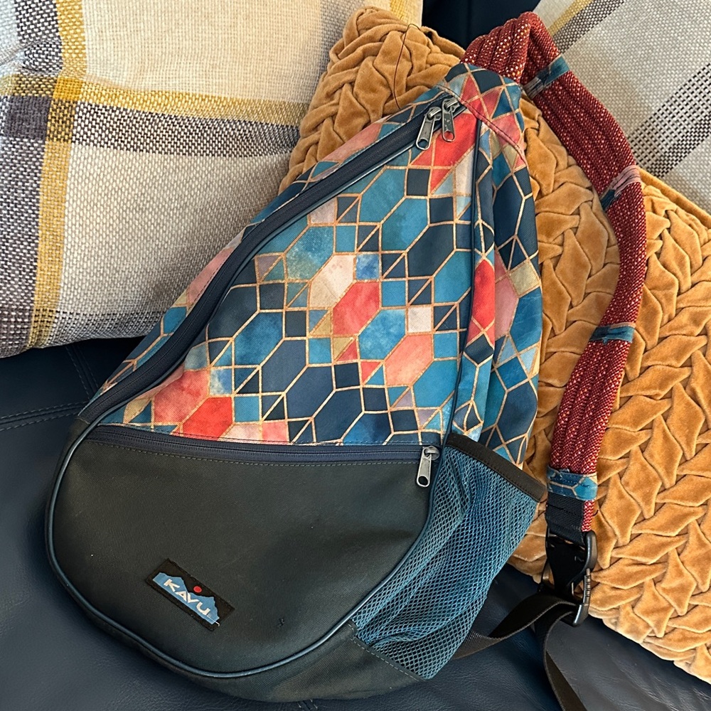 Kavu Geometric Crossbody Bag - Multicolor